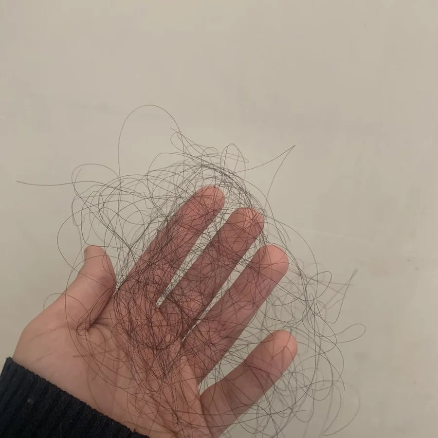 Fios caídos na mão