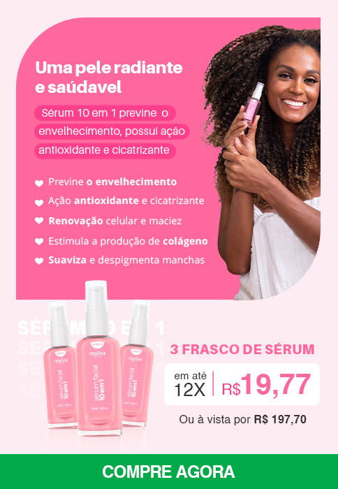 Modelo sorrindo segurando um frasco do novo Sérum Facial New Hair 10 em 1 com rótulo na cor rosa